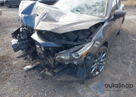 2018 Mazda Mazda3 Touring из США, поврежденный, VIN 3MZBN1V37JM247465